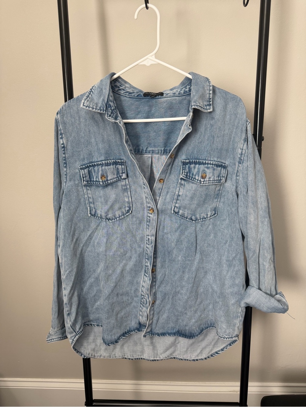 Velvet Heart Chambray Denim Button Down Shirt Light Wash Size L